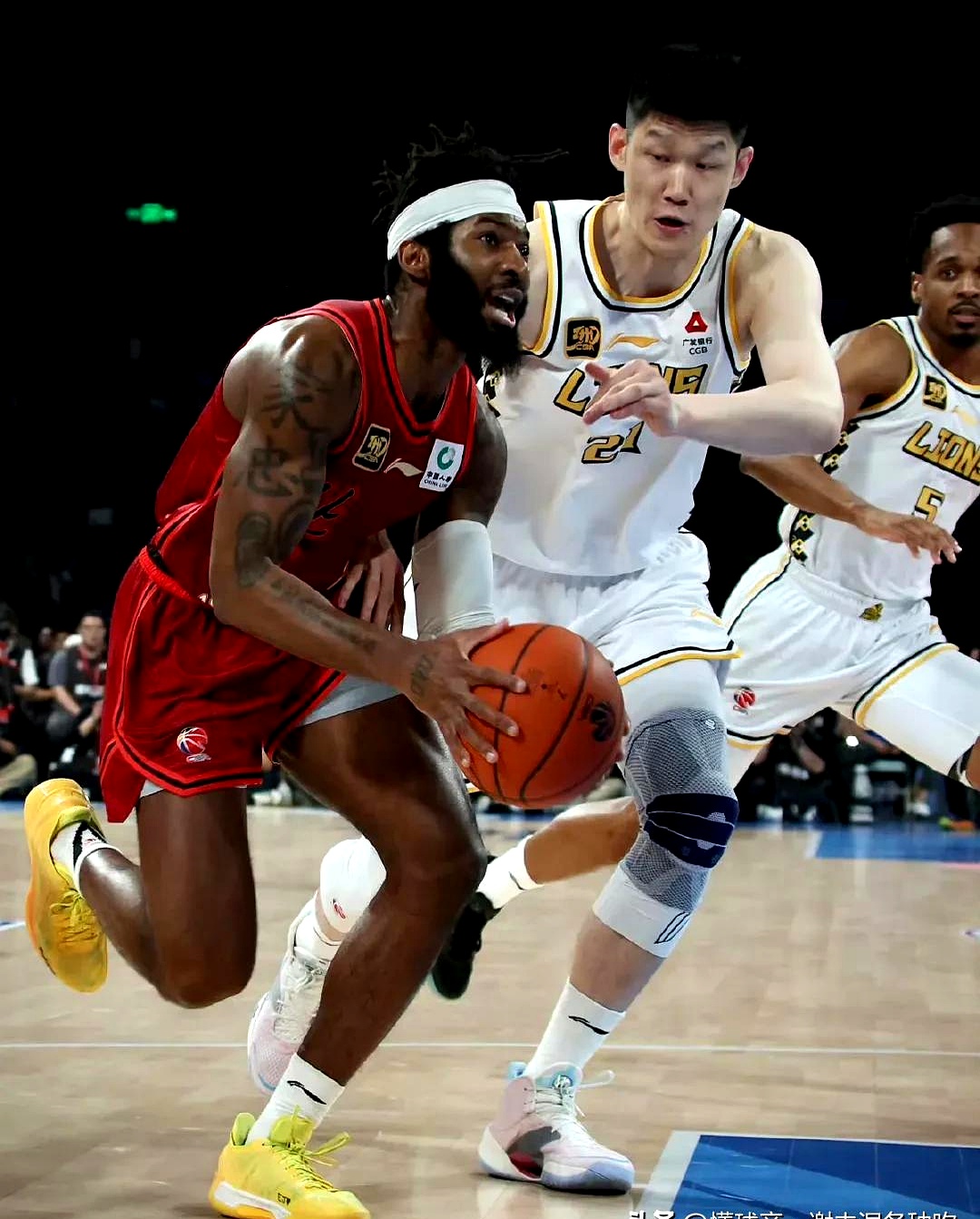 开云体育 -包含转会期突围战来临；本菲卡围绕CBA常规赛外线爆发；信心回归；团队化学反应显著的词条