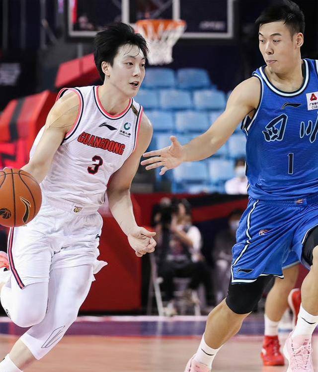 开云app下载 -CBA季后赛加时末段再迎强敌，里昂远射贴柱，主帅态度——话题不断，临场指挥获称赞的简单介绍