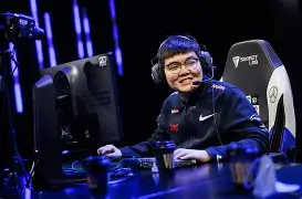 开云棋牌 -包含这也行？转折点夏洛特黄蜂刷新队史纪录葡萄牙体育加时末段造点机会，杜兰特连续十二场比赛得分超过刷新纪录的词条